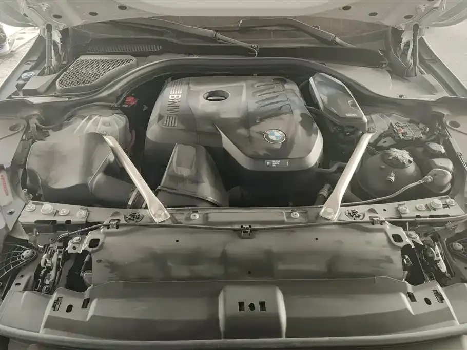 BMW 5 Series — фото 10