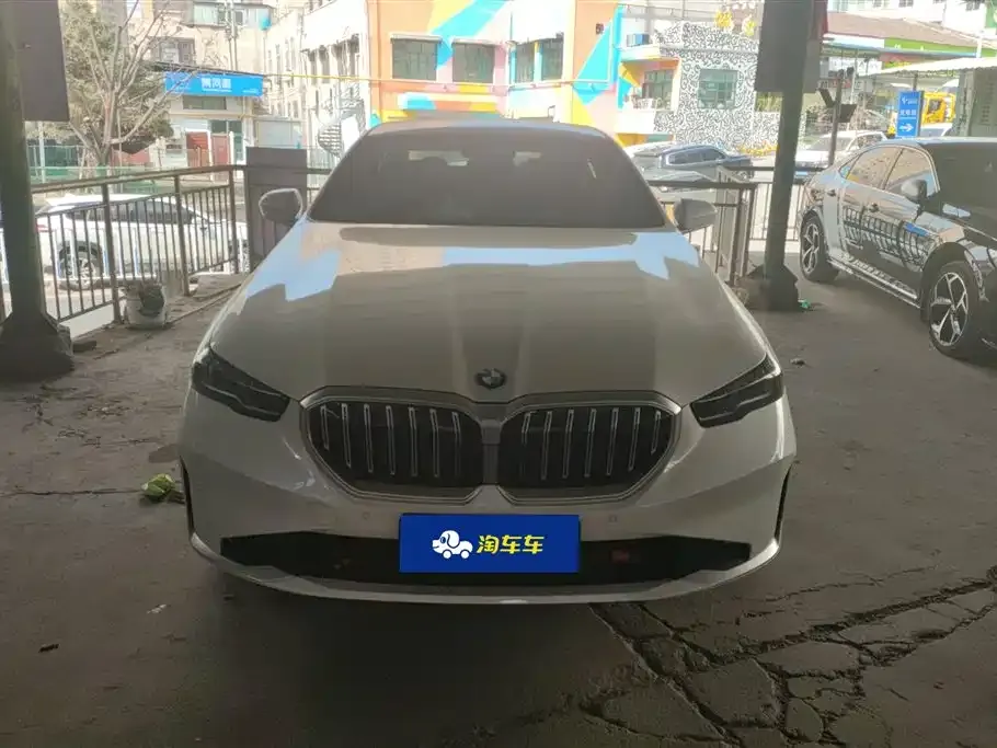 BMW 5 Series — фото 8