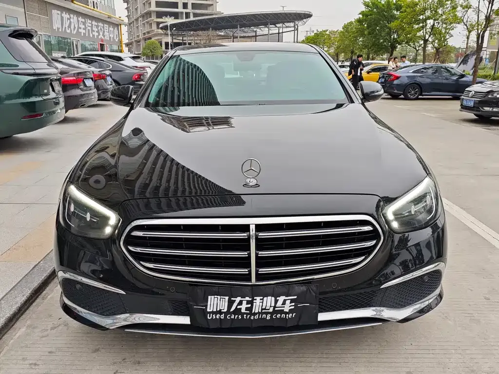 Mercedes-Benz E-Class — фото 2