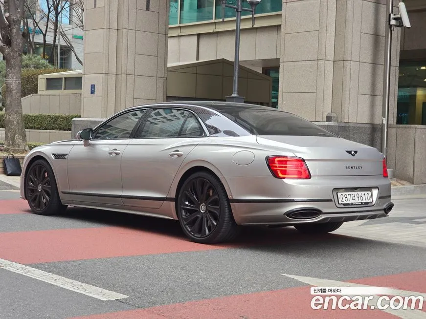Bentley Flying Spur 2026 из KR, фото 8