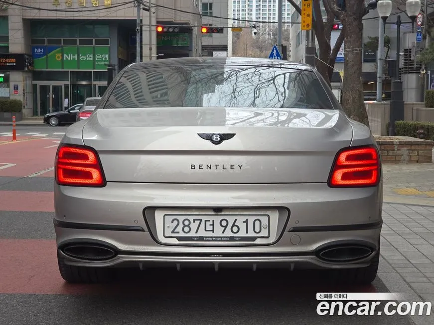 Bentley Flying Spur 2026 из KR, фото 9