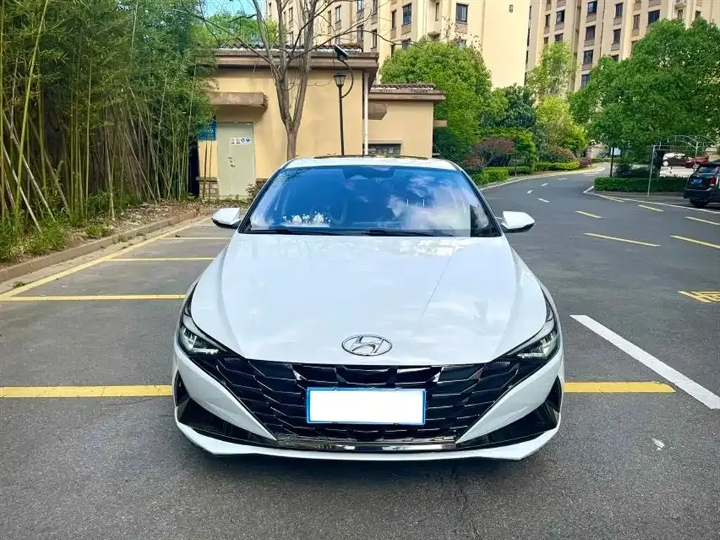 Hyundai Elantra — фото 4