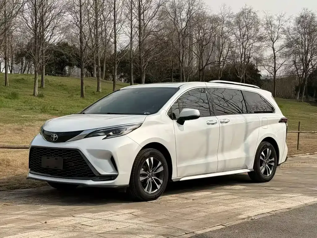 Toyota Granvia 2024 из CN, фото 1