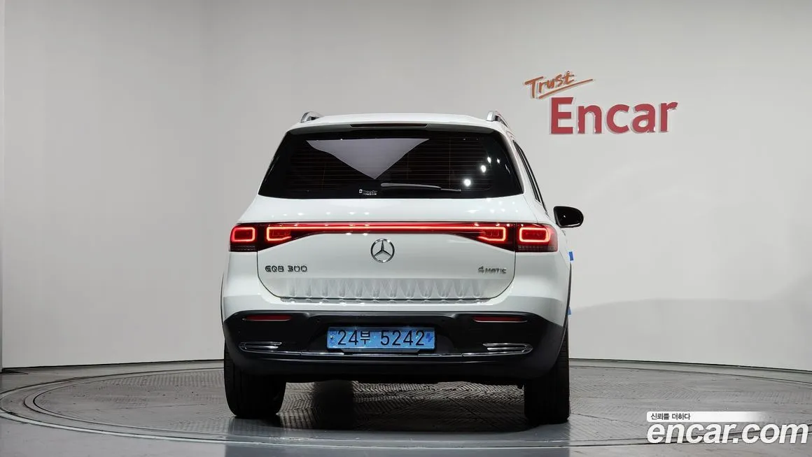 Mercedes-Benz EQB — фото 3
