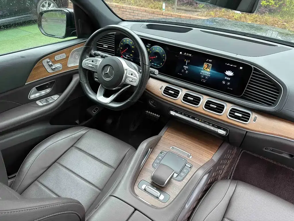 Mercedes-Benz GLS — фото 2