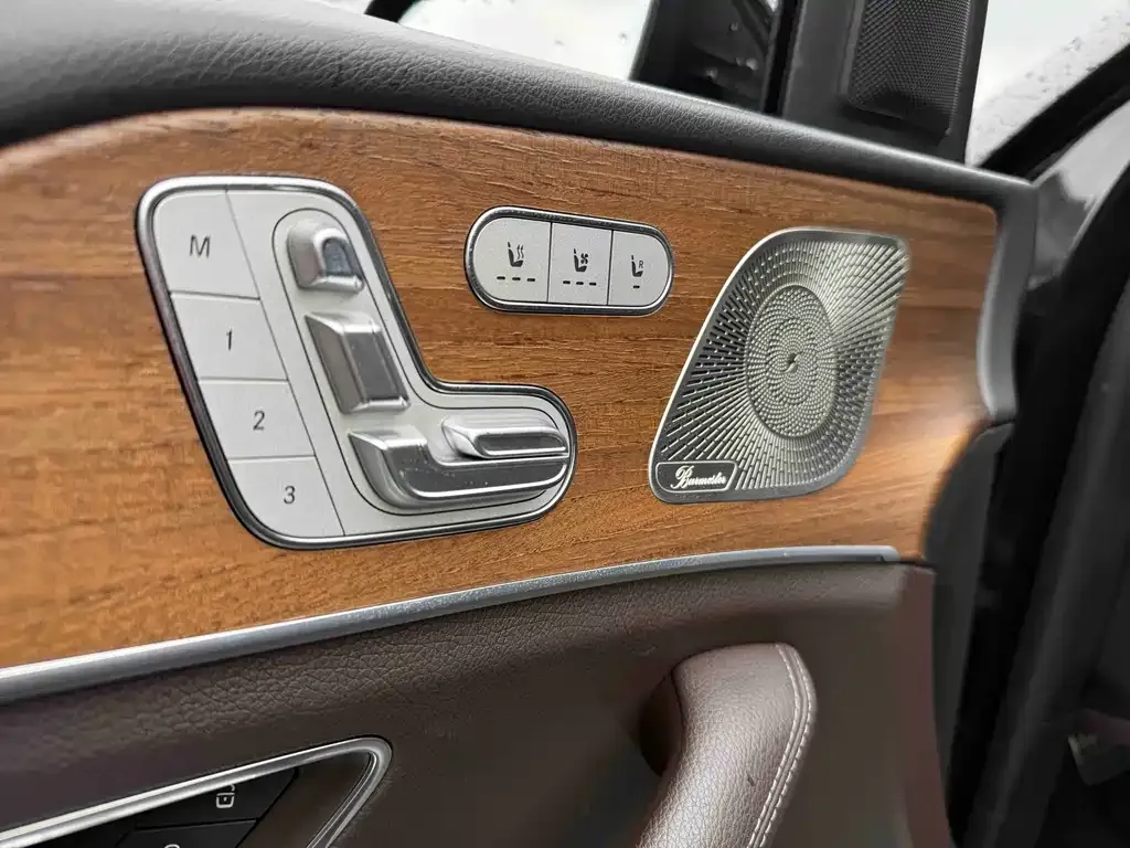 Mercedes-Benz GLS — фото 6