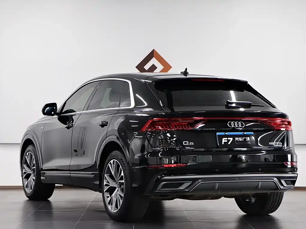 Audi Q8 2022 из CN, фото 9