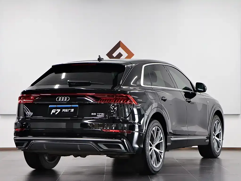 Audi Q8 2022 из CN, фото 7