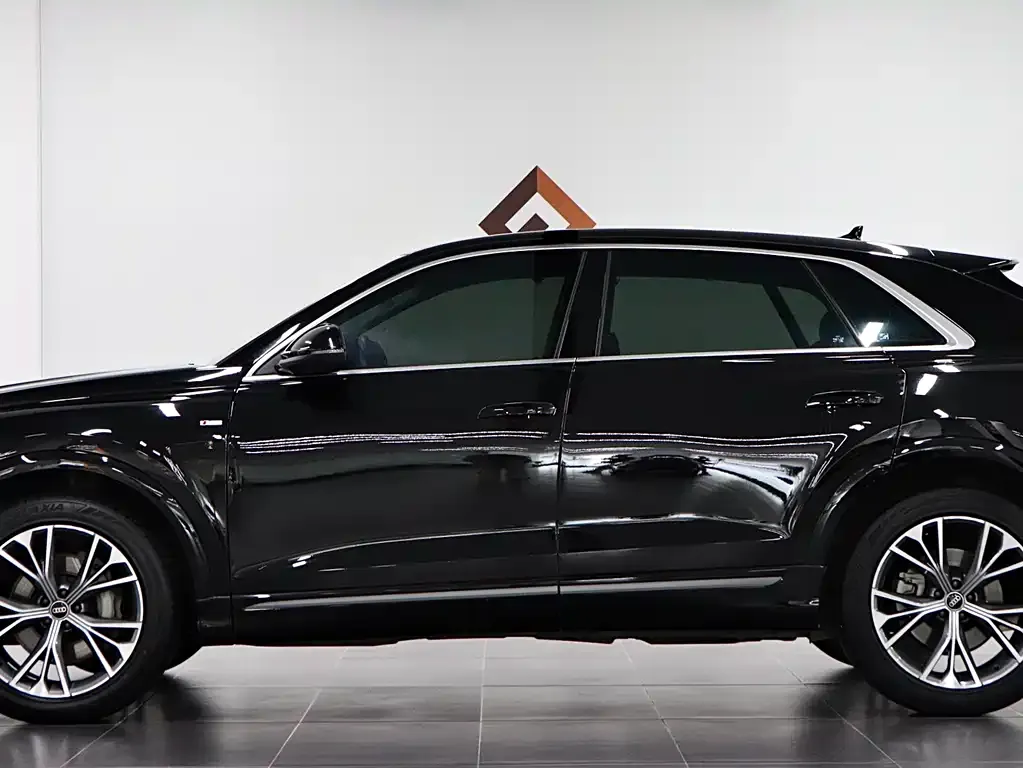 Audi Q8 2022 из CN, фото 5