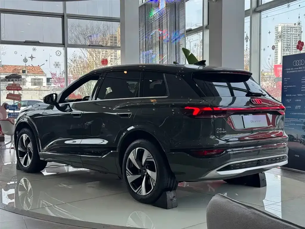 Audi Q6L e-tron — фото 7