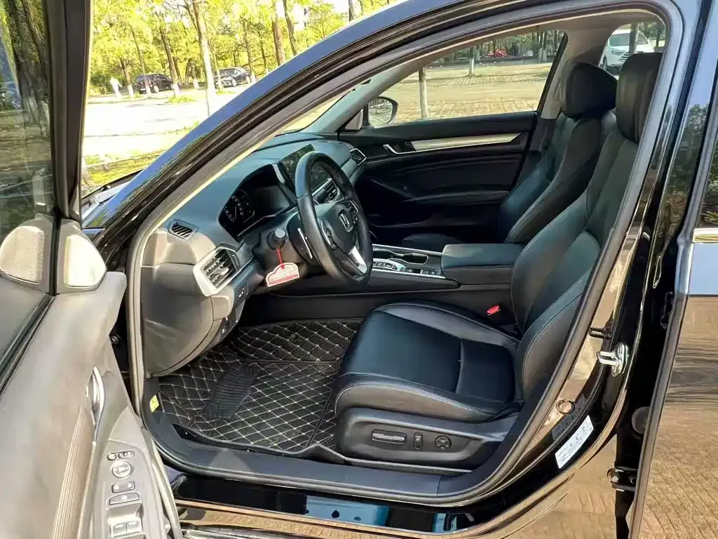 Honda Accord — фото 6