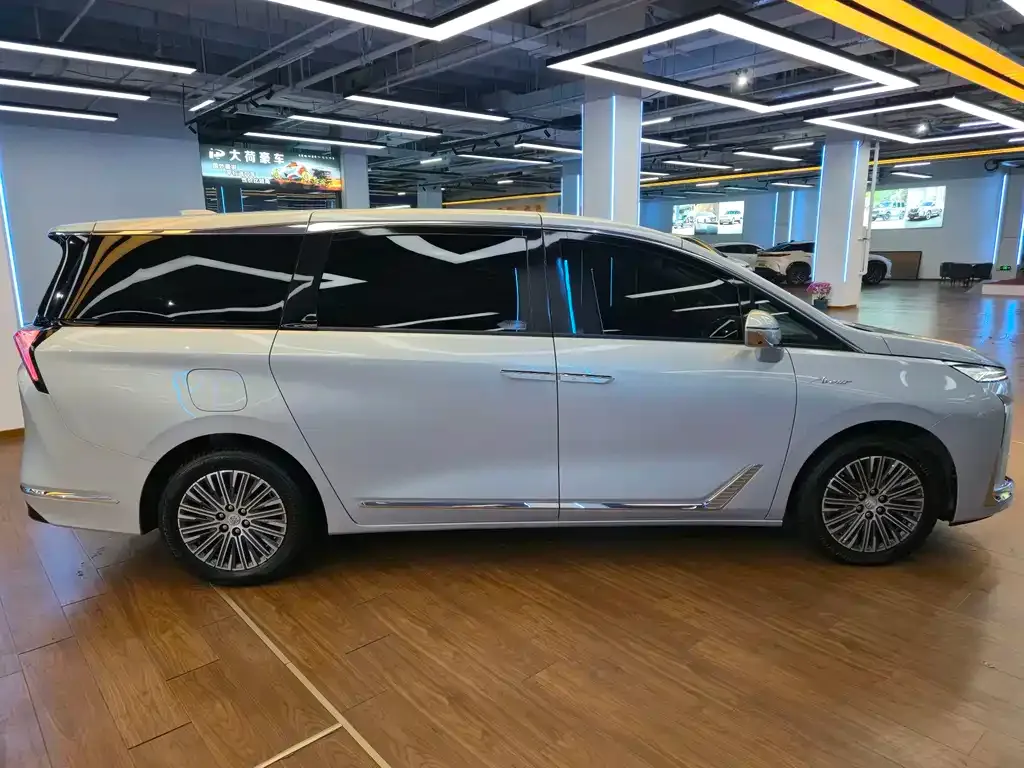 Buick GL8 Hybrid 2024 из CN, фото 7