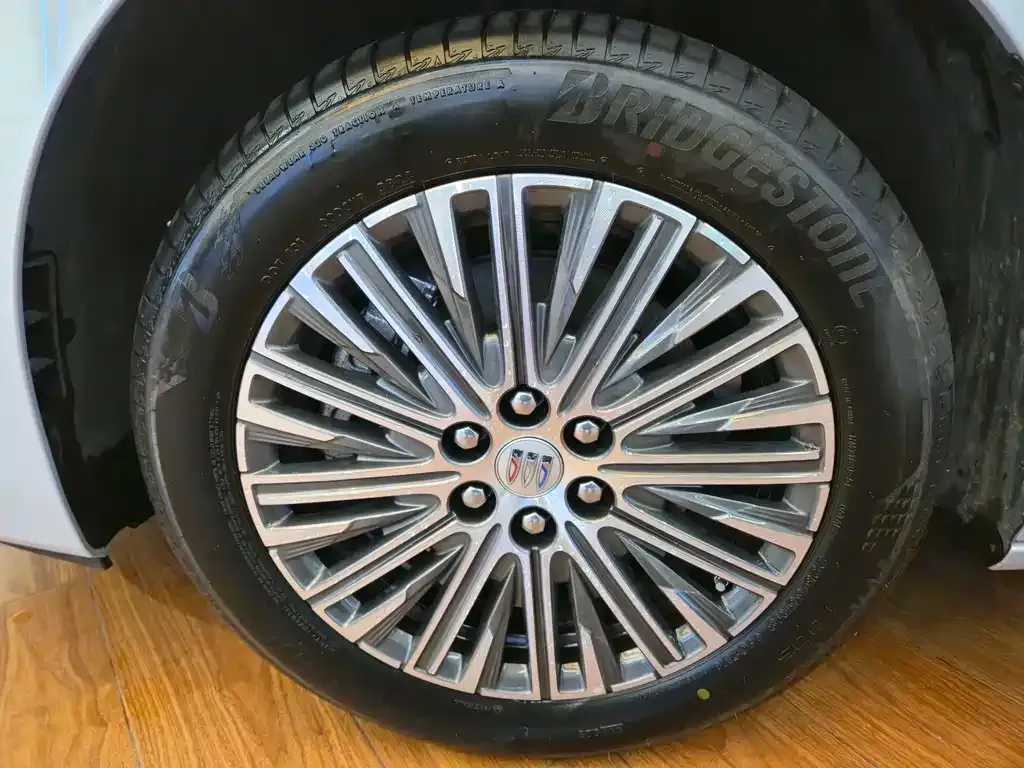 Buick GL8 Hybrid 2024 из CN, фото 2