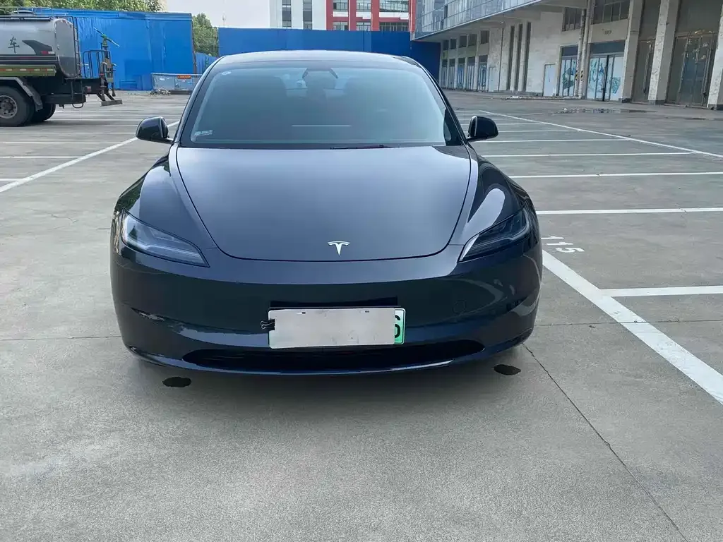 Tesla Model 3 — фото 7