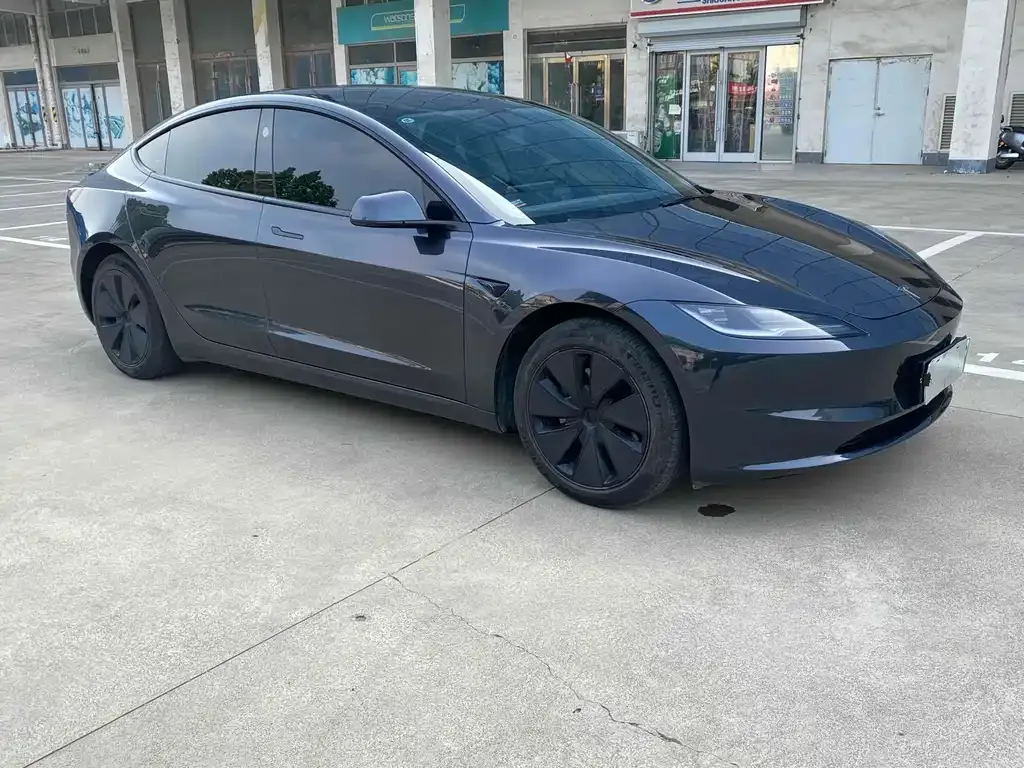 Tesla Model 3 — фото 5