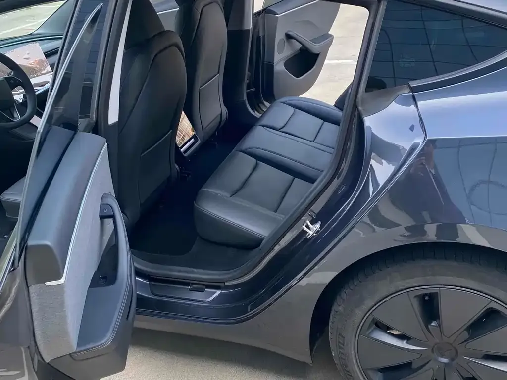 Tesla Model 3 — фото 6