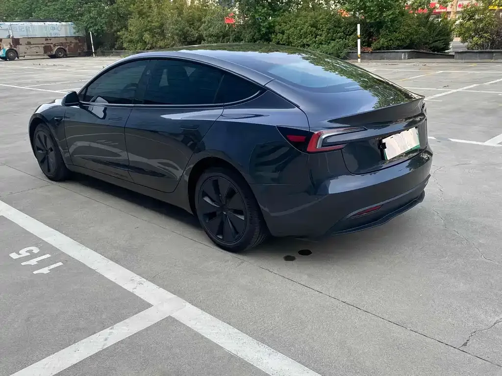 Tesla Model 3 — фото 8