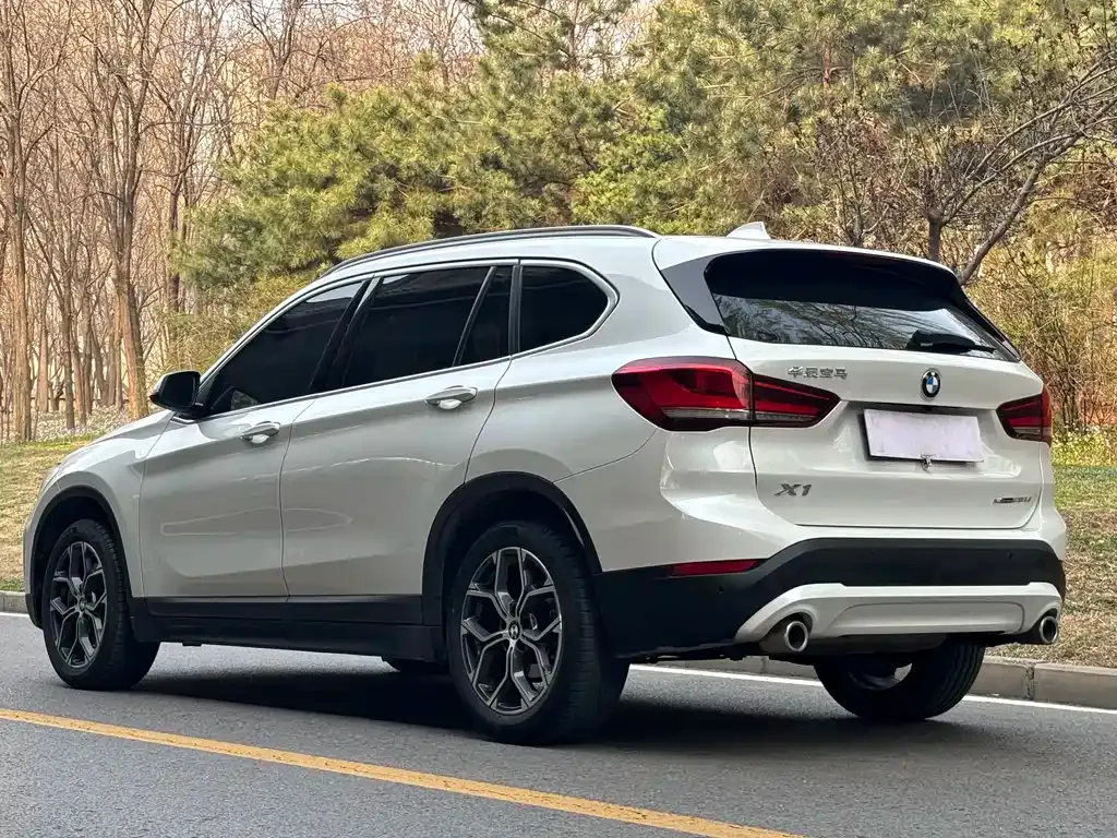 BMW X1 — фото 5