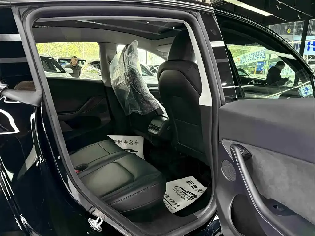 Tesla Model Y 2024 из CN, фото 9