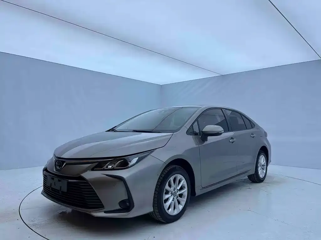 Toyota Corolla — фото 1