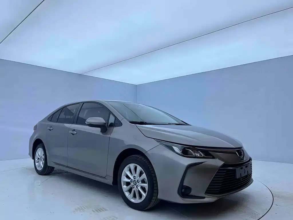 Toyota Corolla — фото 10