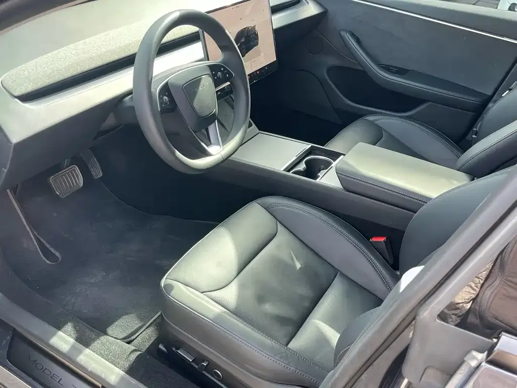 Tesla Model 3 — фото 3