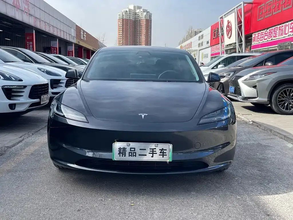 Tesla Model 3 — фото 9