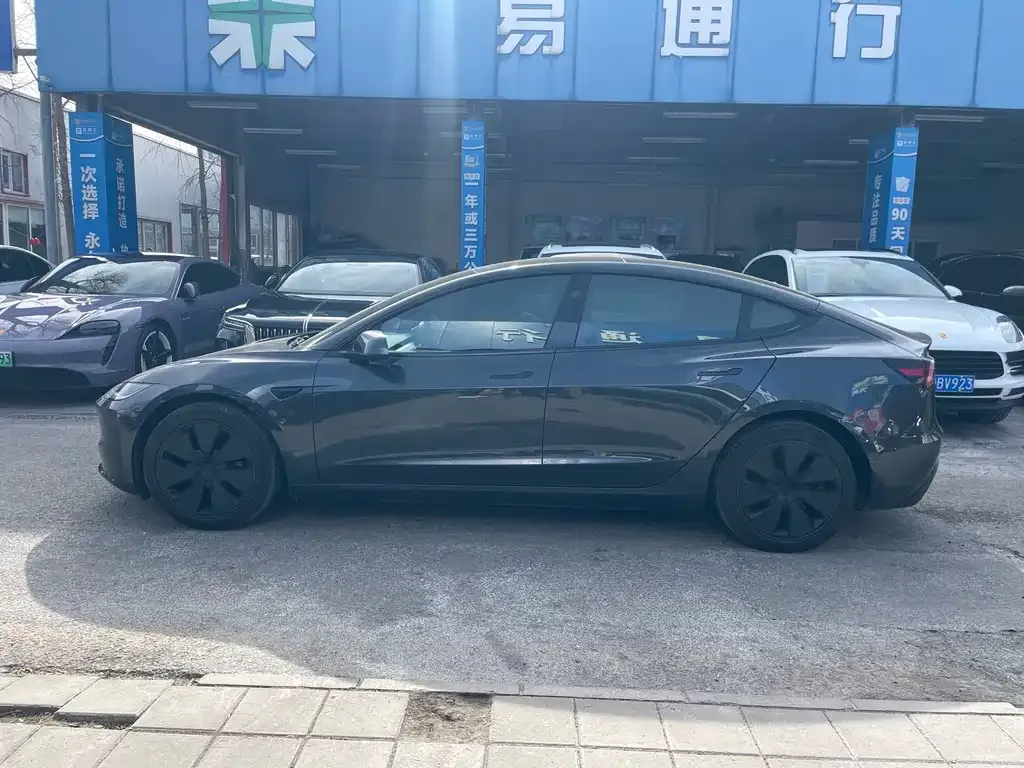 Tesla Model 3 — фото 2