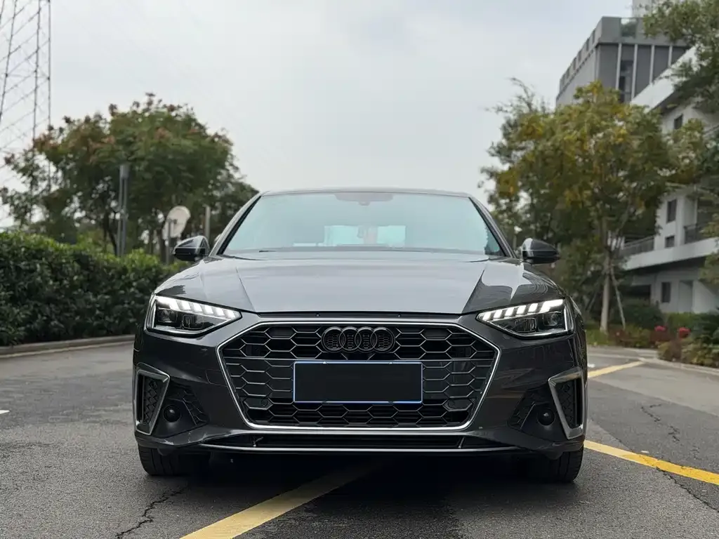 Audi A4L 2023 из CN, фото 8