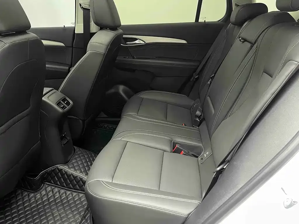 Buick Envision Plus — фото 6