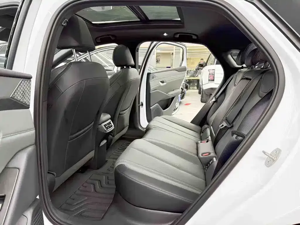 BYD Qin L 2025 из CN, фото 2