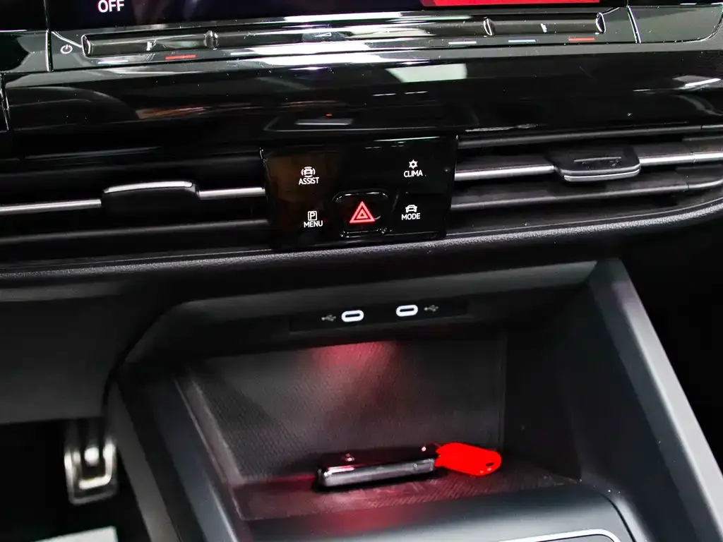 Volkswagen Golf 2023 из CN, фото 4