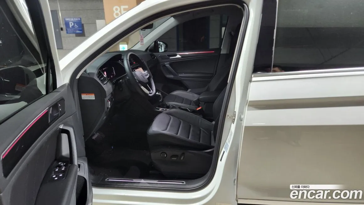 Volkswagen Tiguan — фото 8