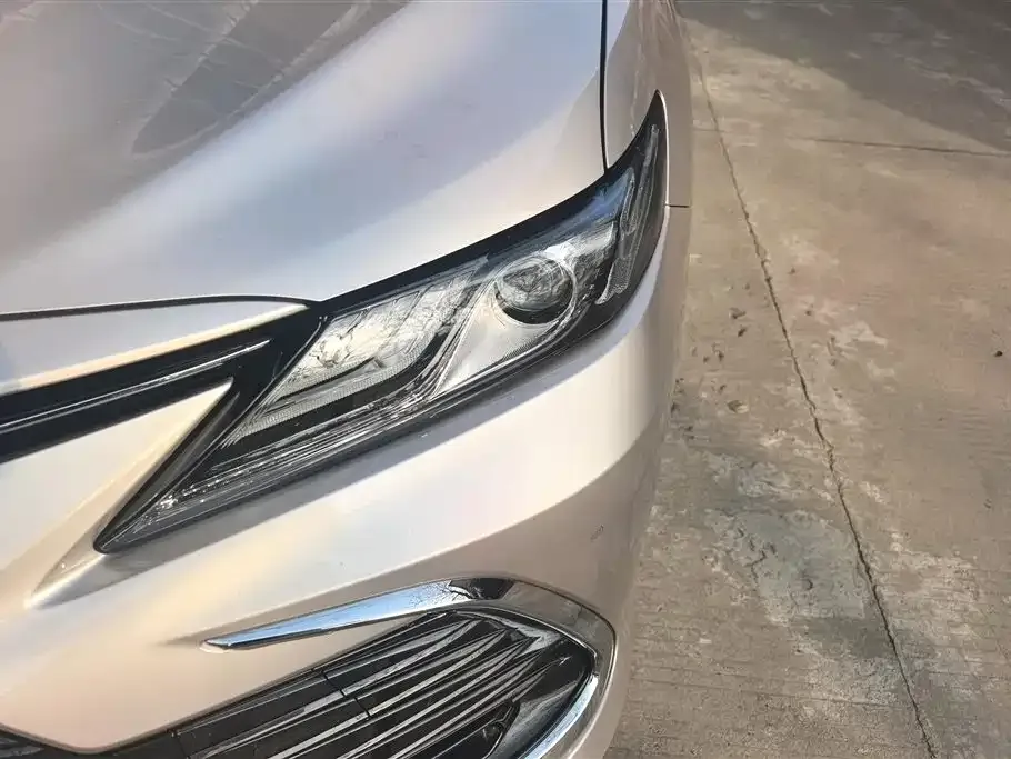 Toyota Camry — фото 6