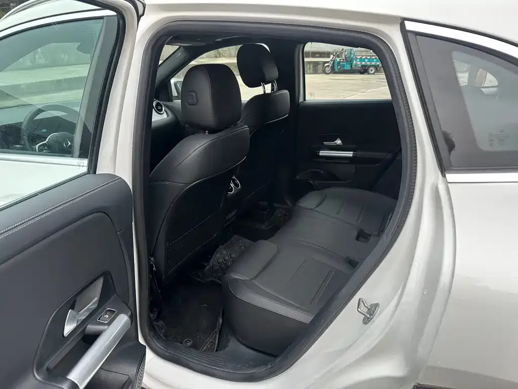 Mercedes-Benz GLA — фото 7