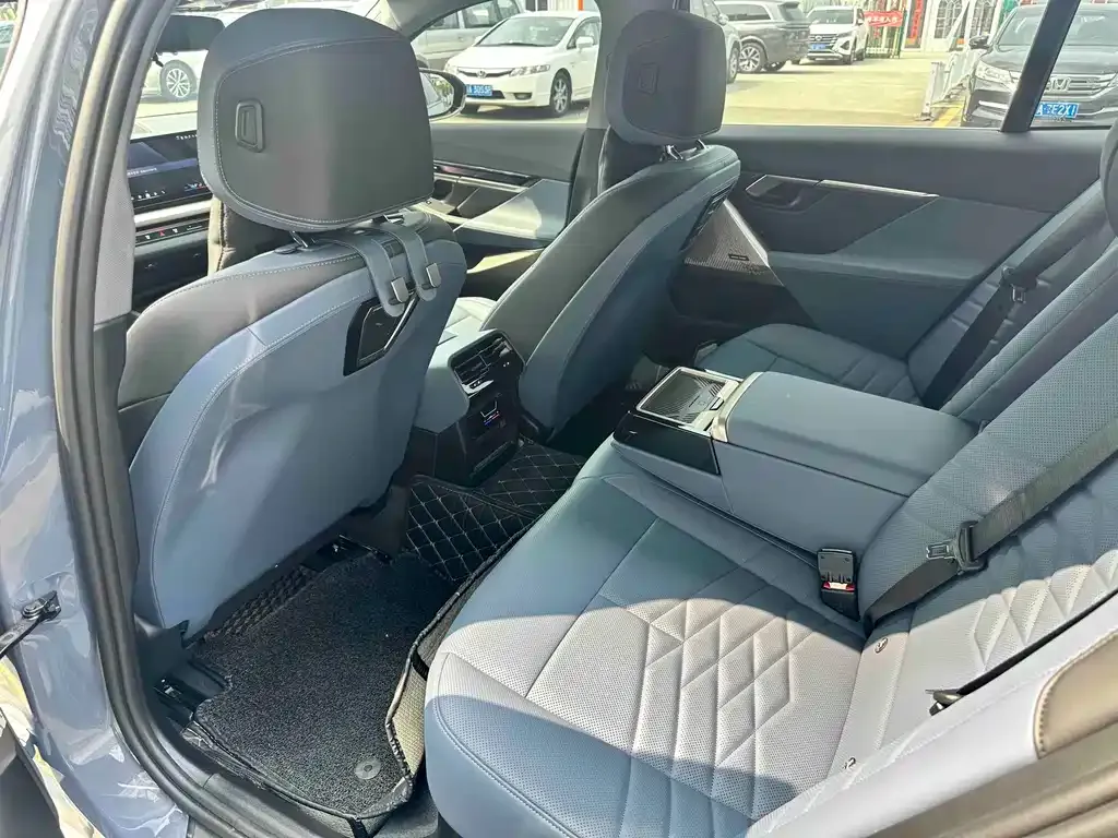 BMW i5 2024 из CN, фото 10
