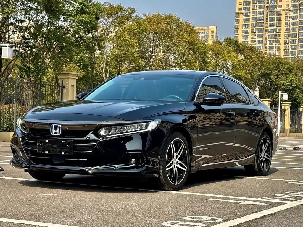 Honda Accord — фото 1