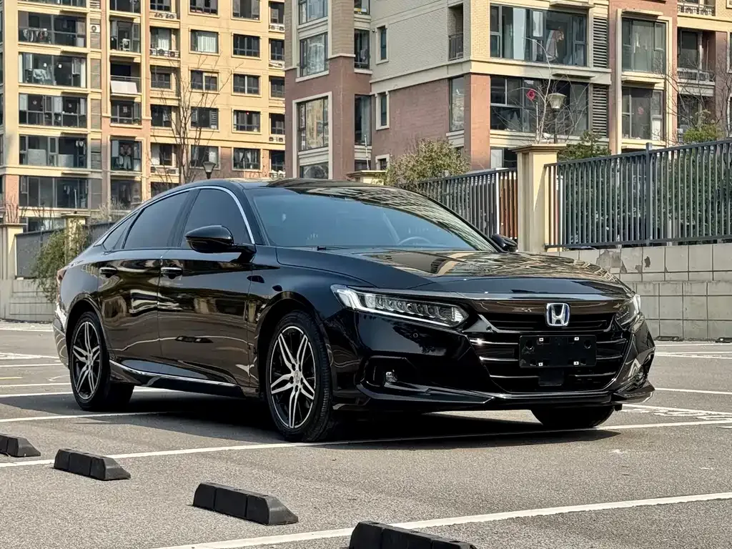 Honda Accord — фото 9