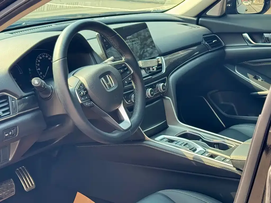 Honda Accord — фото 3