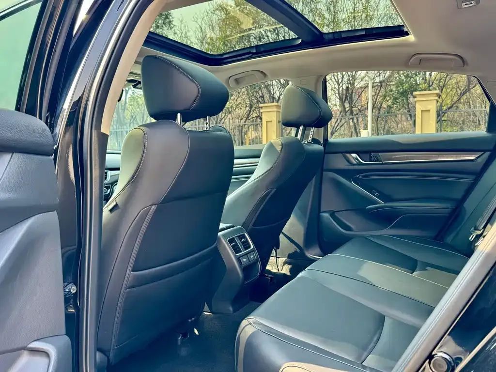 Honda Accord — фото 4