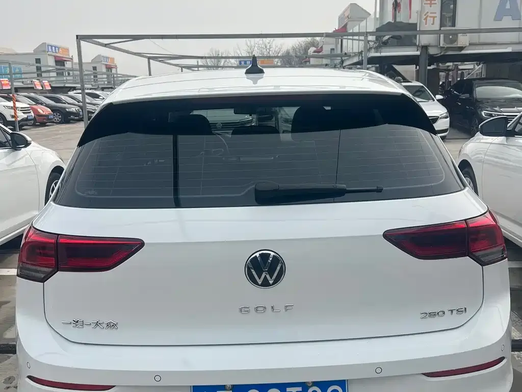Volkswagen Golf 2023 из CN, фото 6