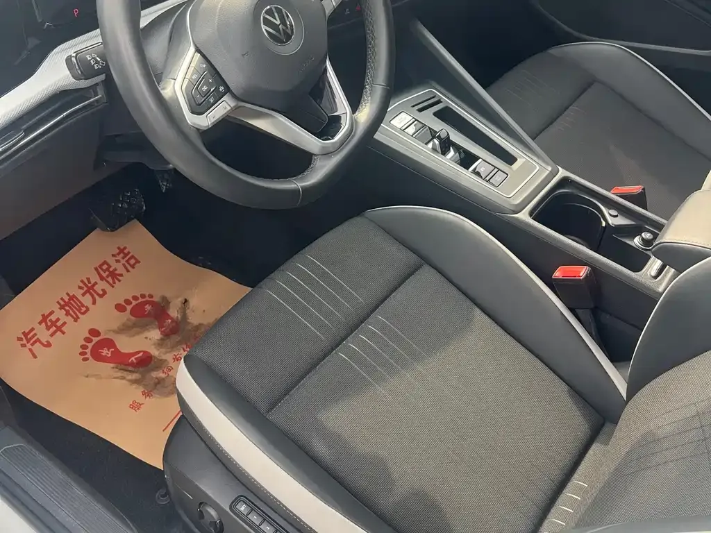 Volkswagen Golf 2023 из CN, фото 10