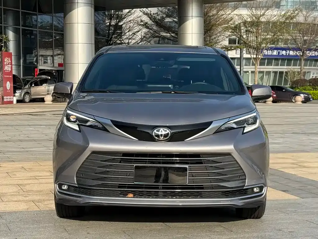 Toyota Sienna 2025 из CN, фото 6