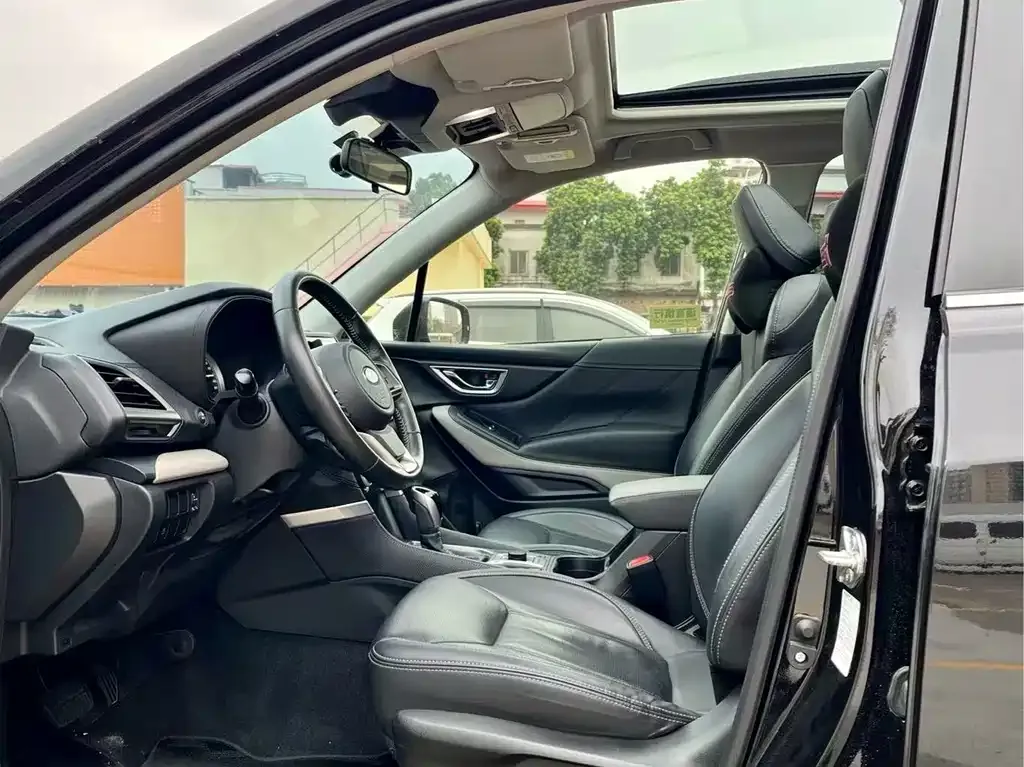 Subaru Forester 2022 из CN, фото 4