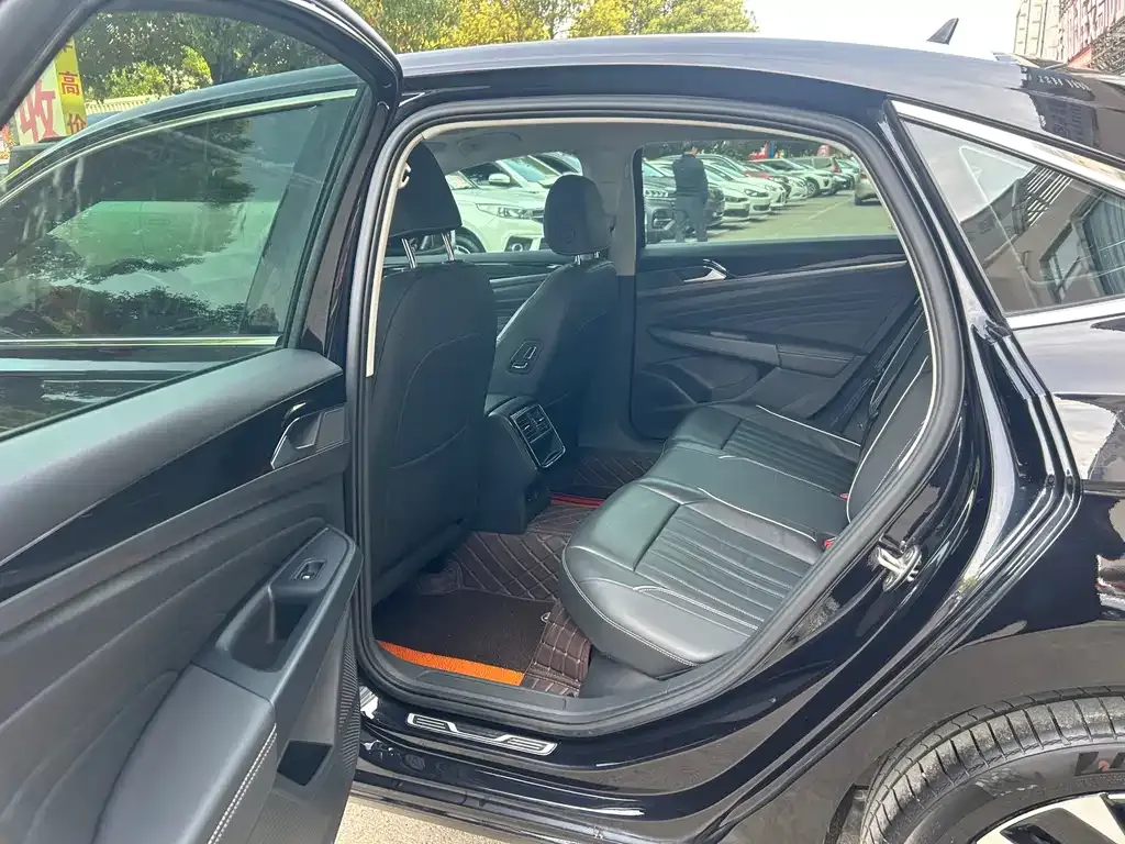 Volkswagen Passat — фото 8