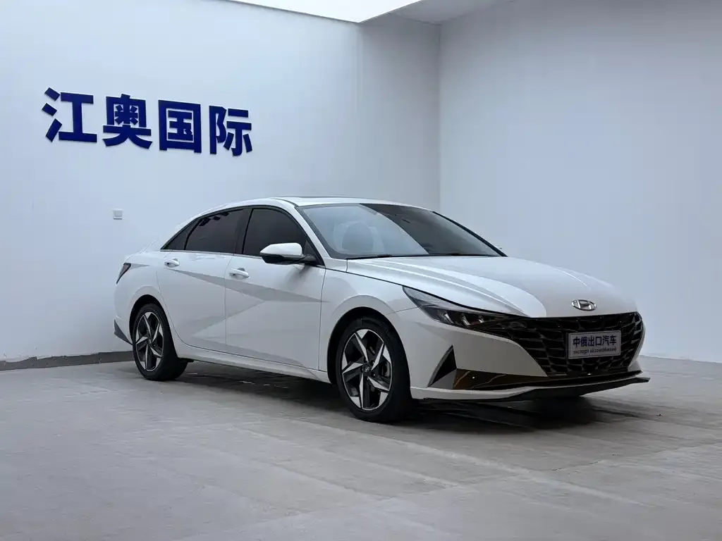 Hyundai Elantra 2023 из CN, фото 2