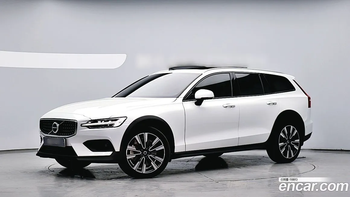 Volvo V60 2023 из KR, фото 3