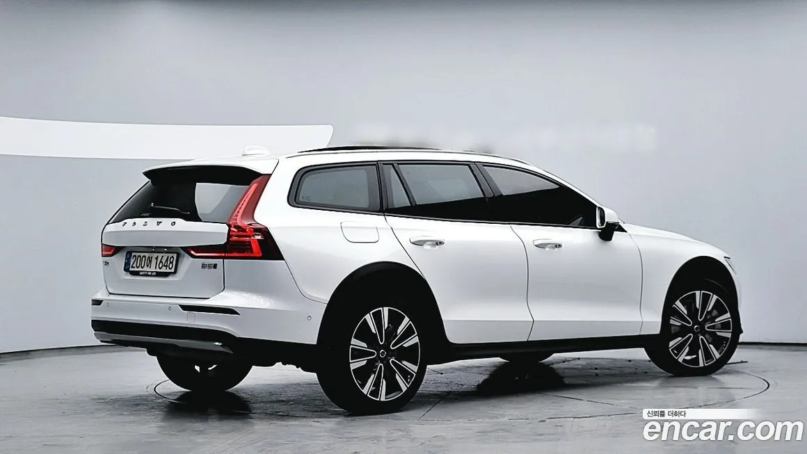 Volvo V60 2023 из KR, фото 2