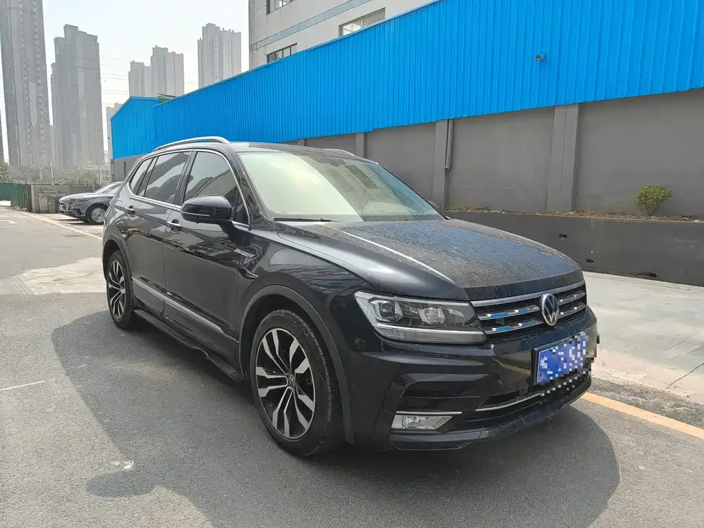 Volkswagen Tiguan L — фото 7