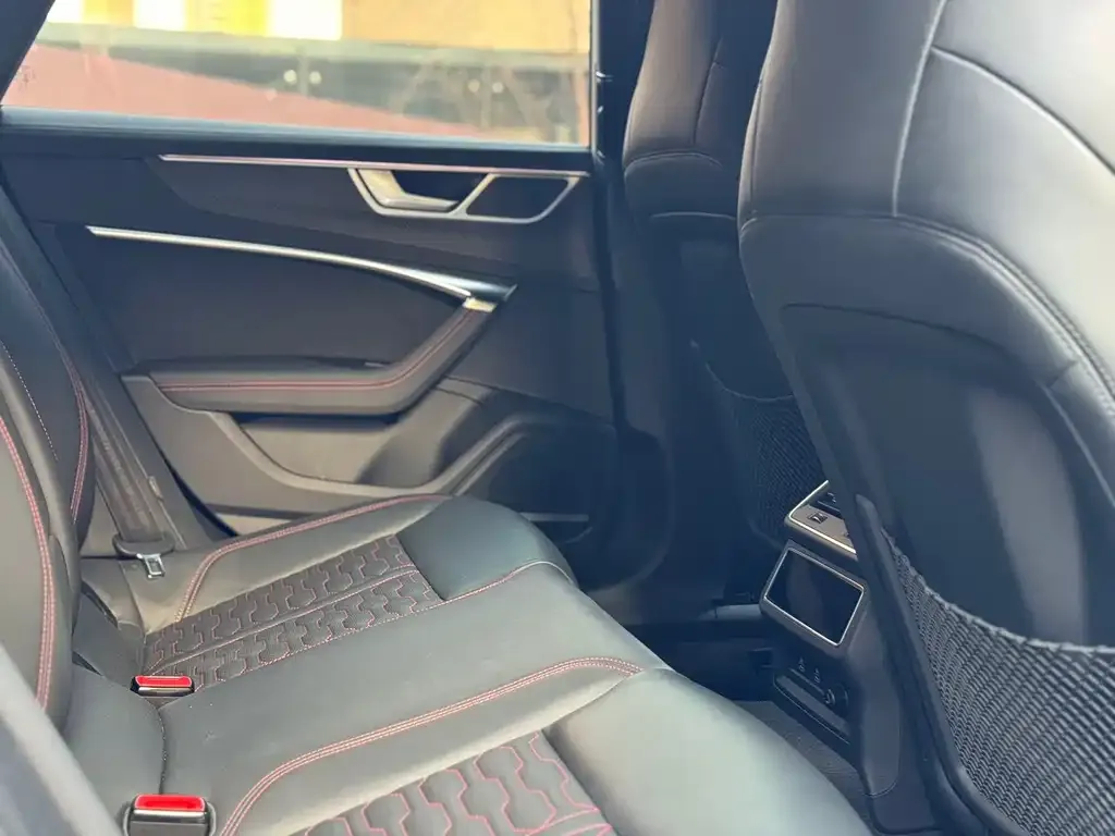 Audi RS 7 2024 из CN, фото 7